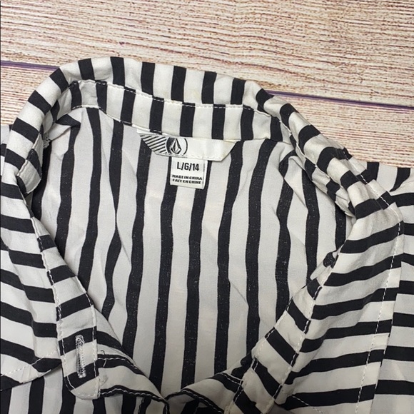 Volcom Large Striped Tank Top - Picture 8 of 8